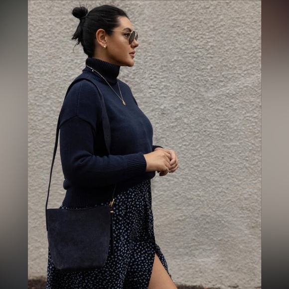 Quince 100% Mongolian Cashmere Turtleneck Sweater Sz XS Navy NEW - Picture 2 of 5